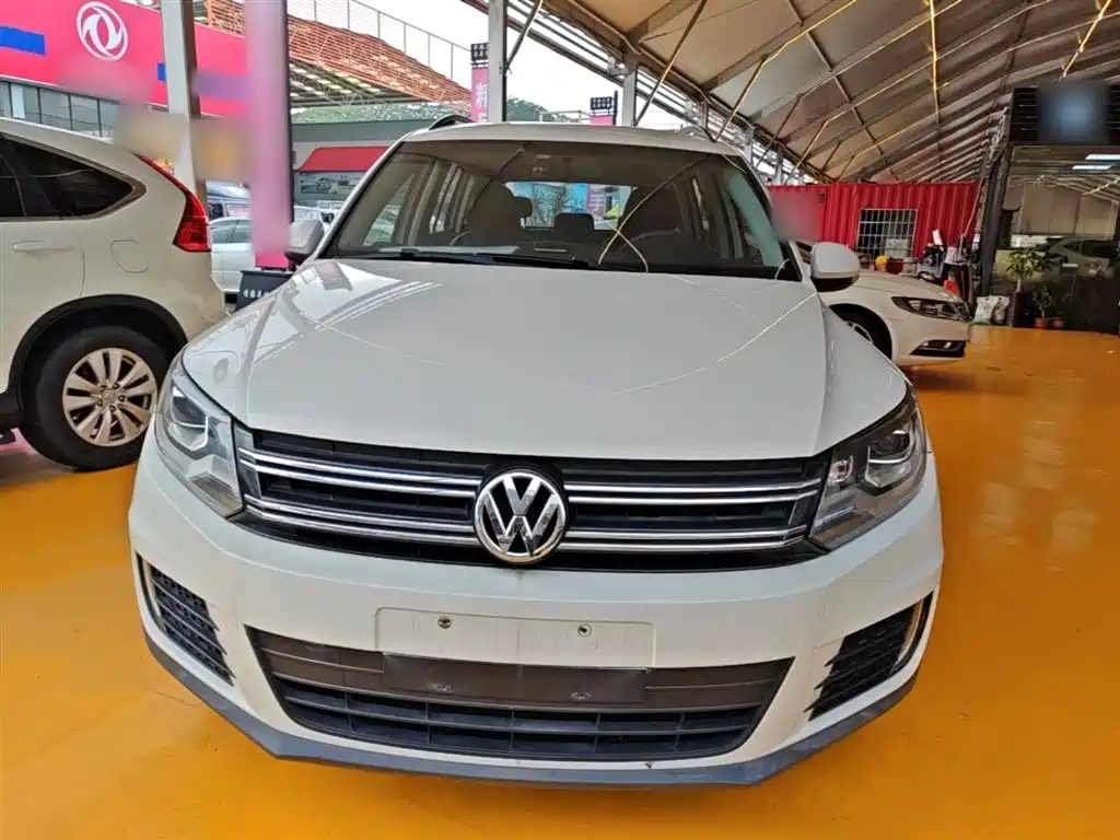Volkswagen Tiguan 2015 1.8TSI Automatic 2WD Trendline фото 3
