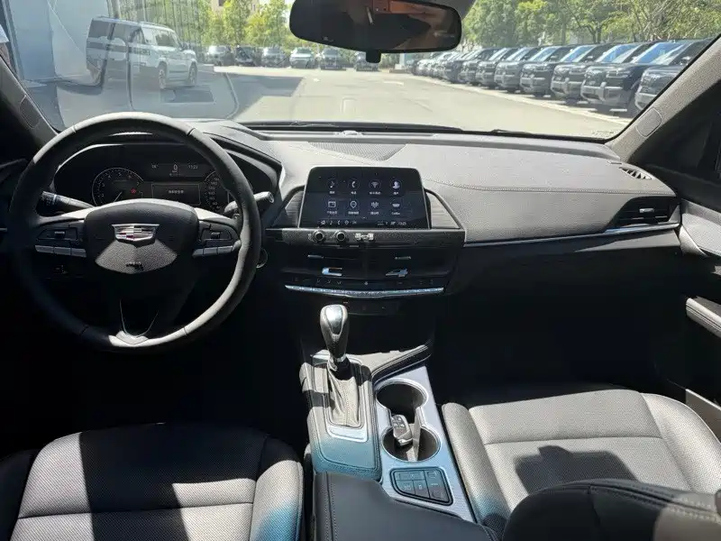 Cadillac CT4 2024 2023 28T Luxury Model