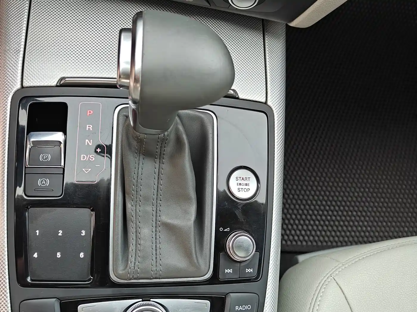 Audi A6L 2012 TFSI Standard фото 16
