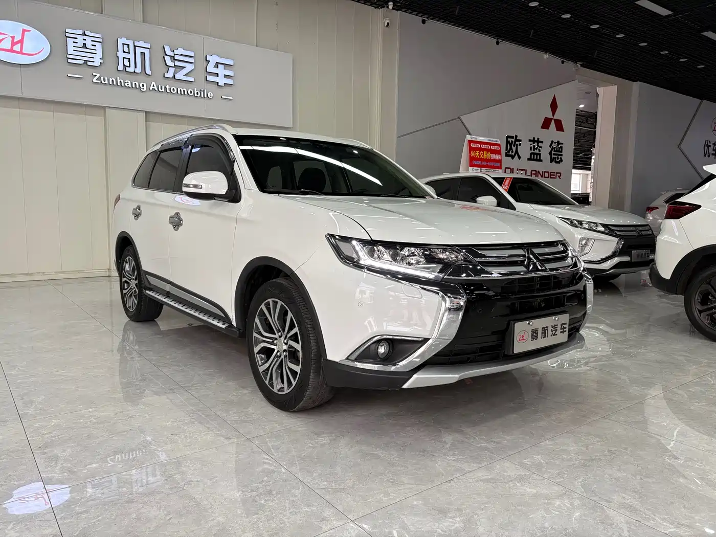 MITSUBISHI OUTLANDER