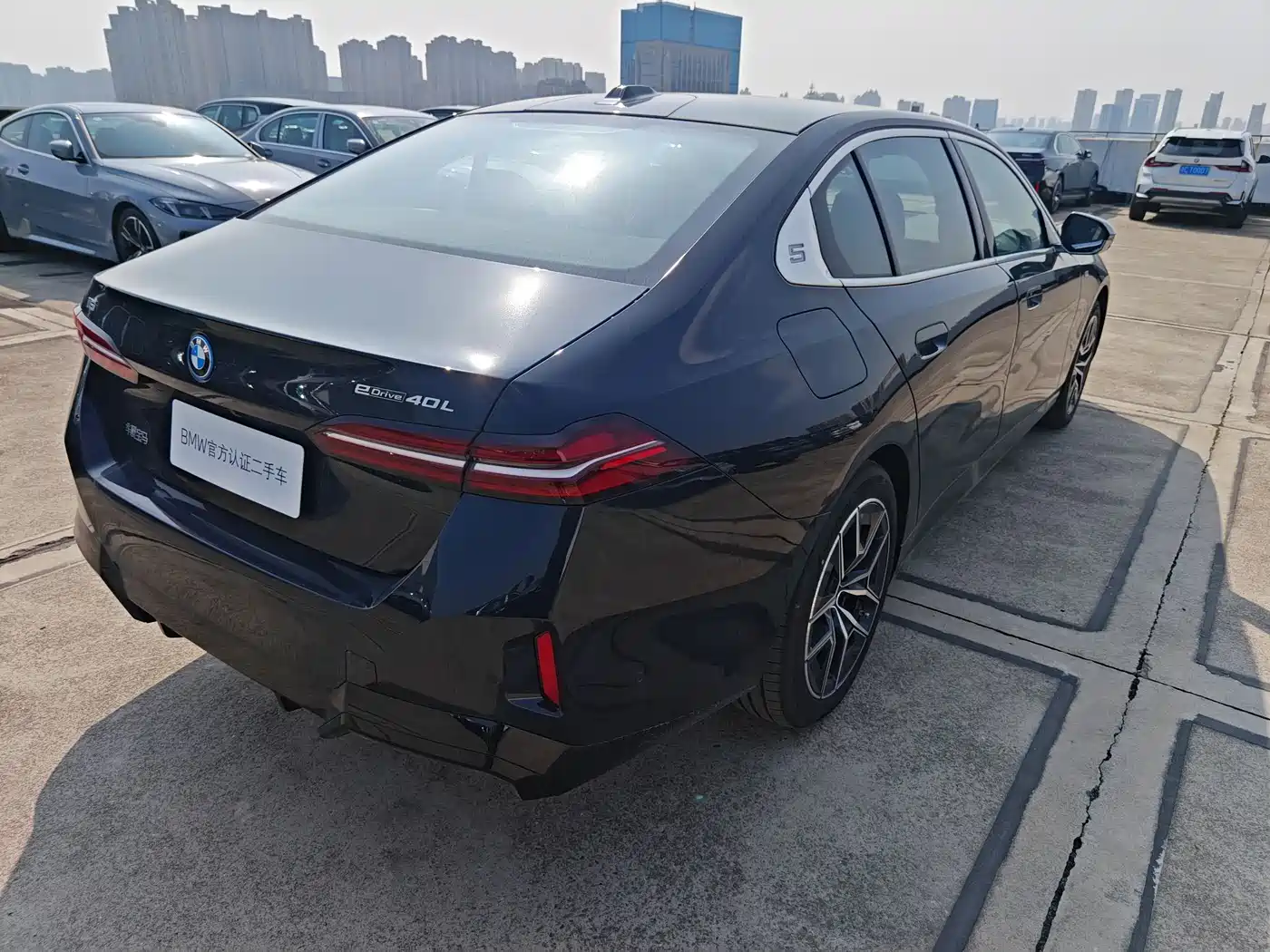 BMW I5