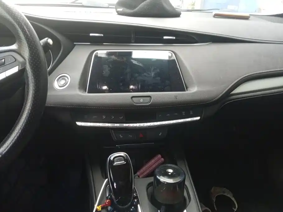 Фото 13 - Cadillac XT4