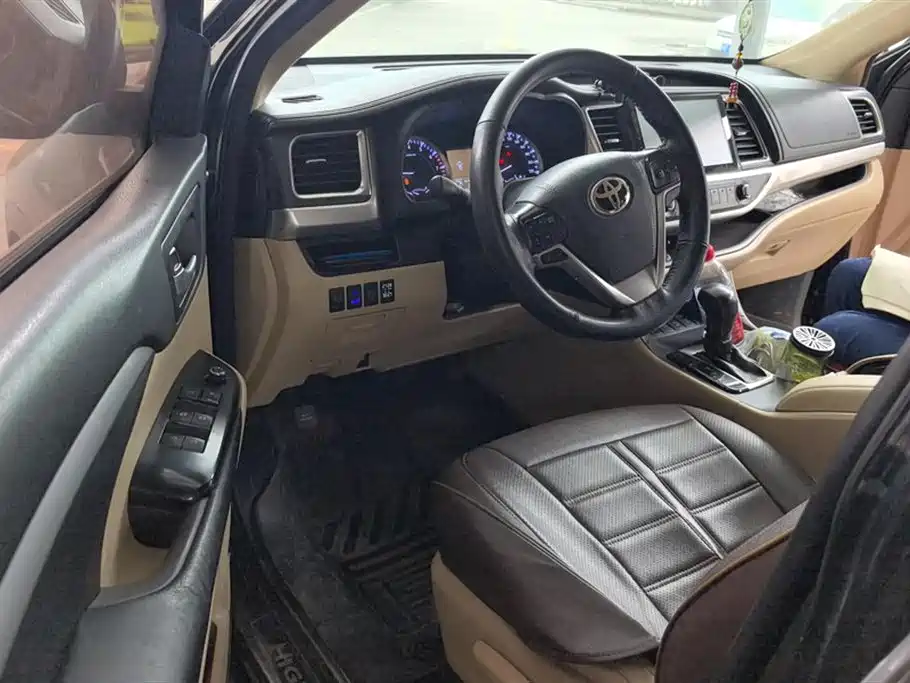 Toyota Highlander 2018 2.0T 4WD Elite 7-seater (China V) фото 9