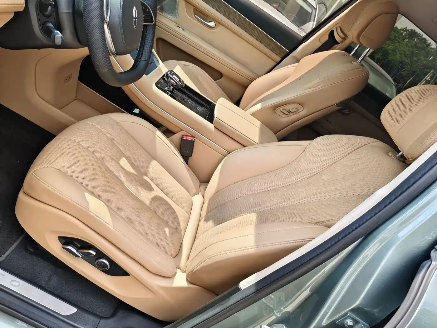 Aito M7 2022 2022 1.5T AWD Luxury Edition
