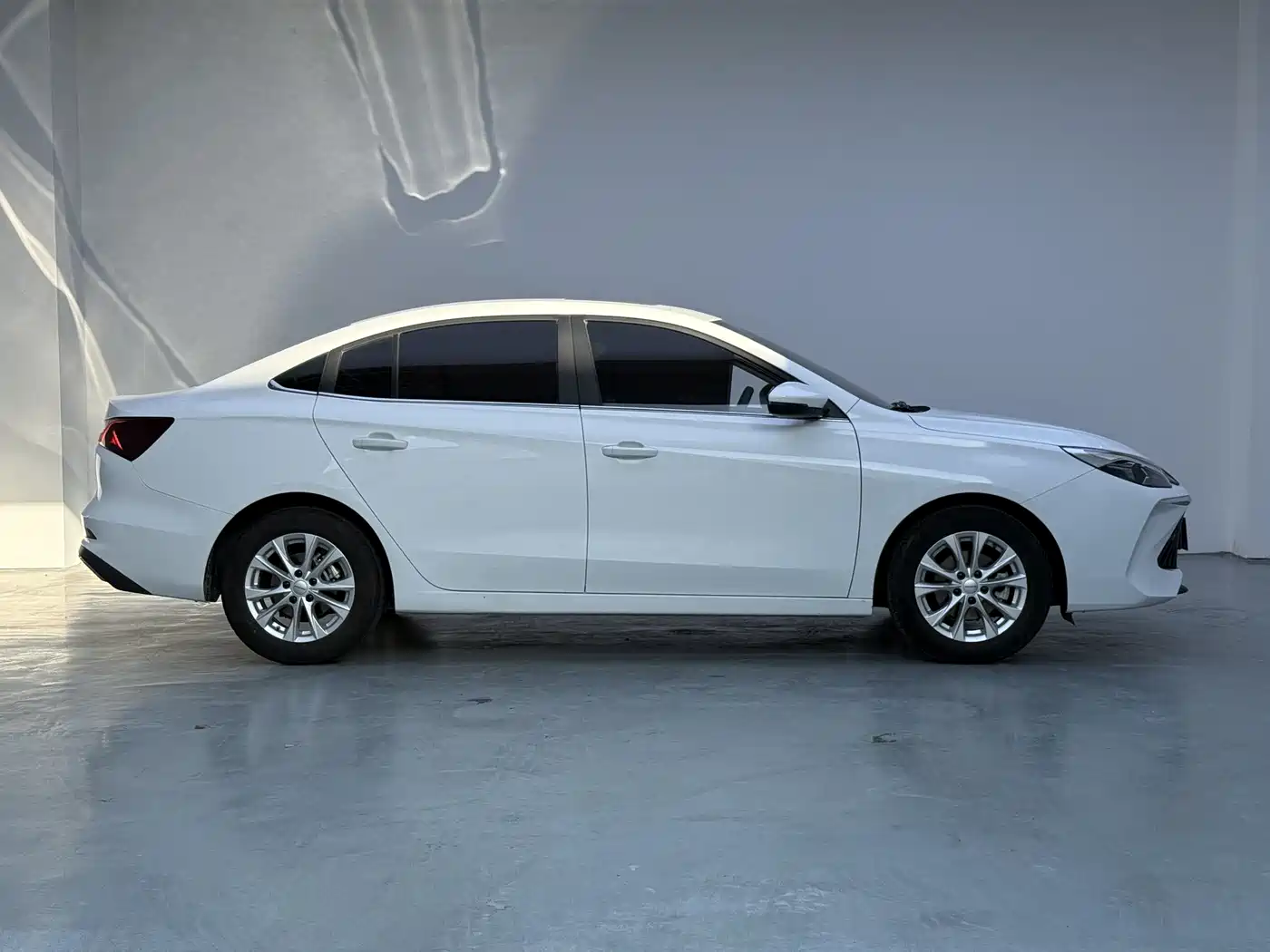 Photo 7 - Roewe i5