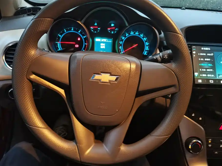 Chevrolet Cruze 2015 1.5L Classic SE AT фото 15