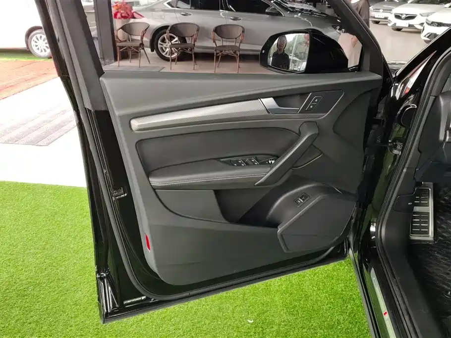 Audi Q5L 2023 40T Ice & Snow Sport Edition фото 7