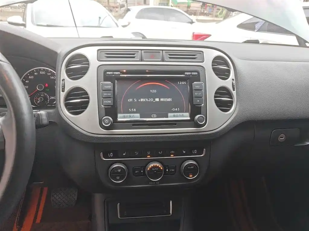 Volkswagen Tiguan 2016 Model 300TSI Automatic 2WD Luxury Edition фото 13