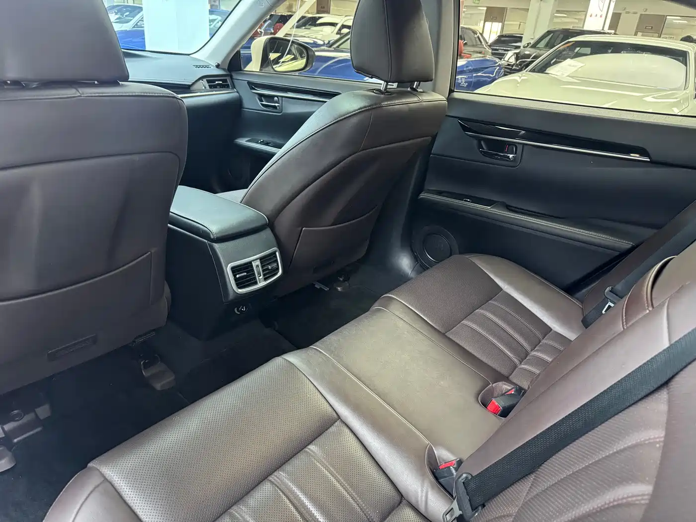 Lexus ES 2017 200 30th Anniversary Edition фото 9