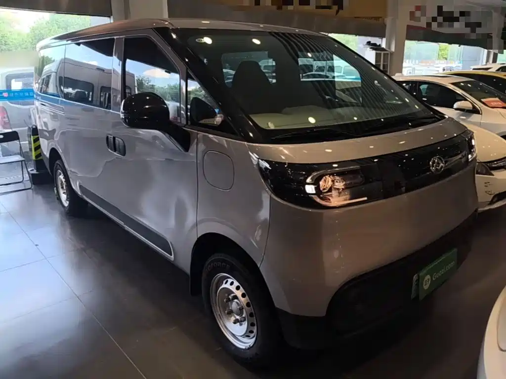 Maxus Dana V1 2026 2025 Low Roof Multi-purpose Version 42kWh