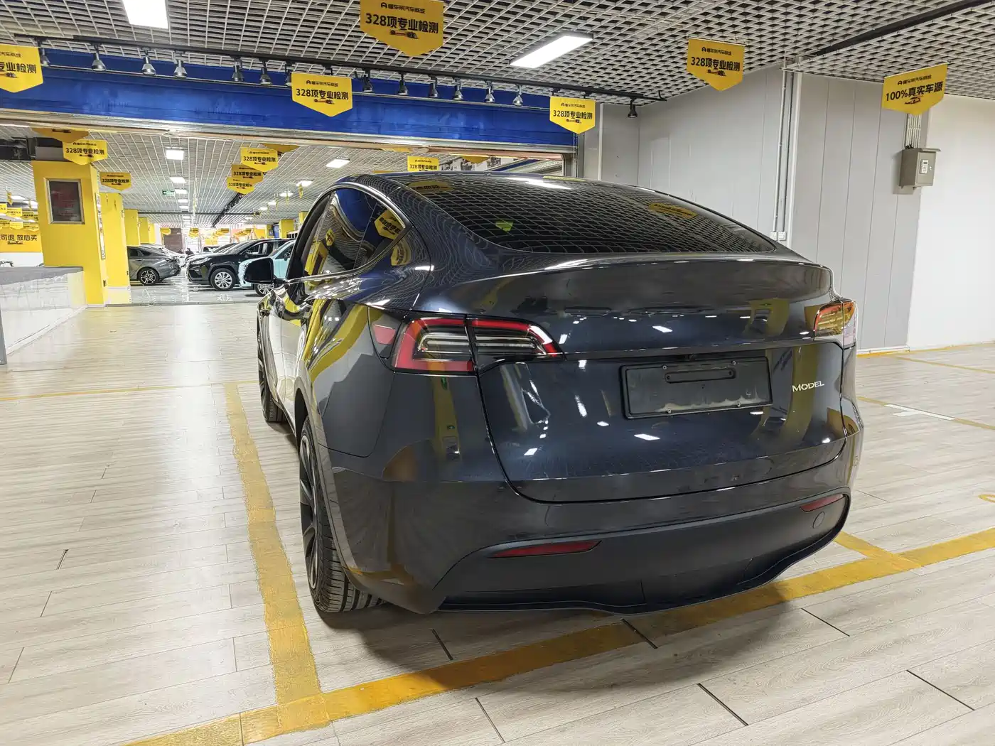 TESLA MODEL Y