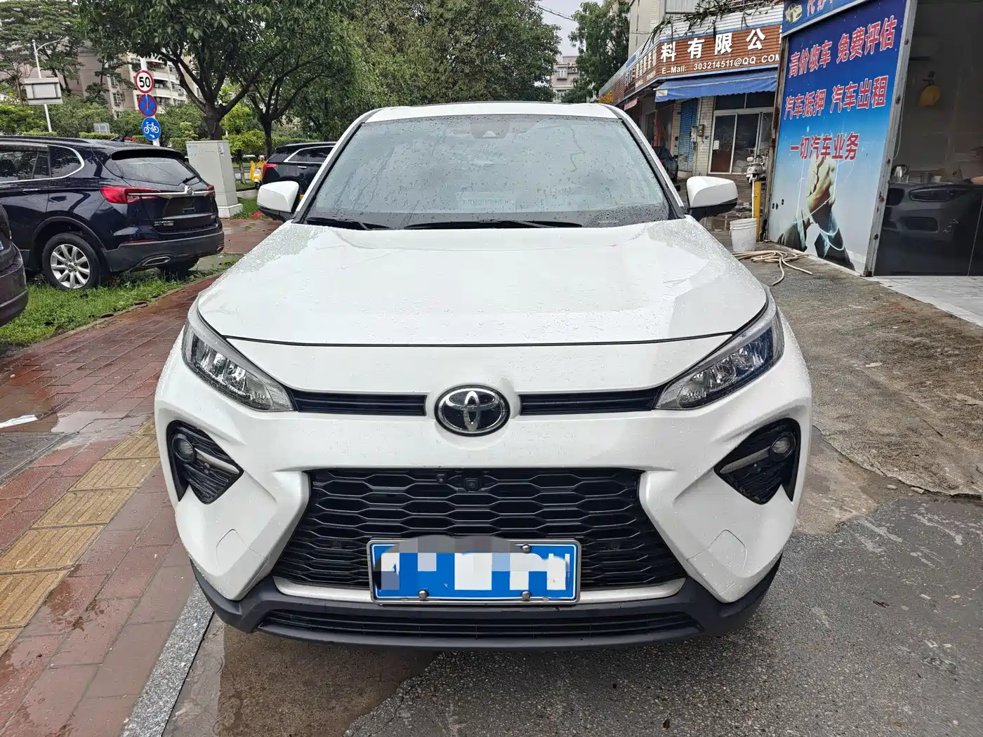 Toyota Wildlander 2022 2.0L CVT FWD Luxury Edition фото 2