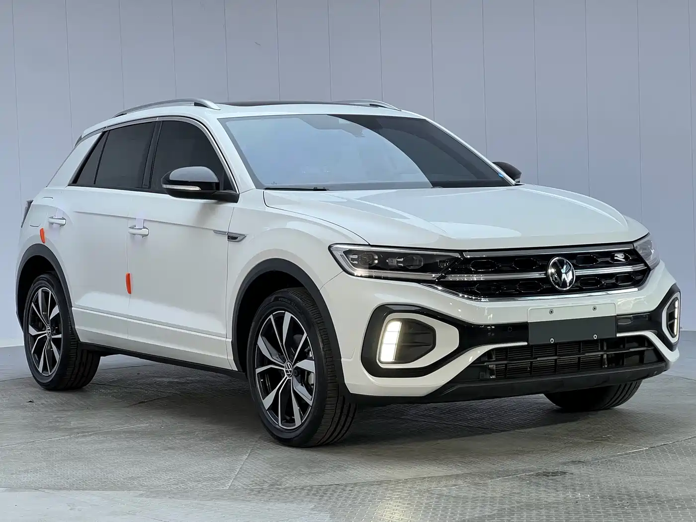 Volkswagen T-Roc, миниатюра 2