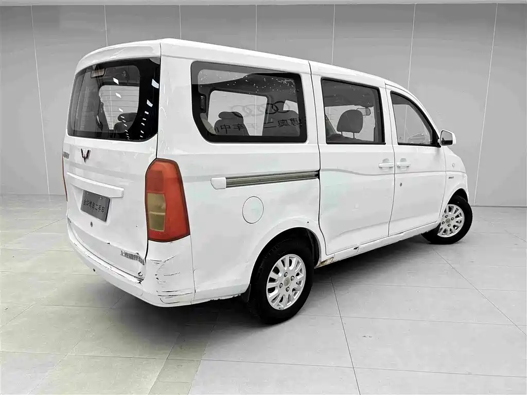 Wuling Motors Wuling Rongguang V 2016 2015 1.5L Standard