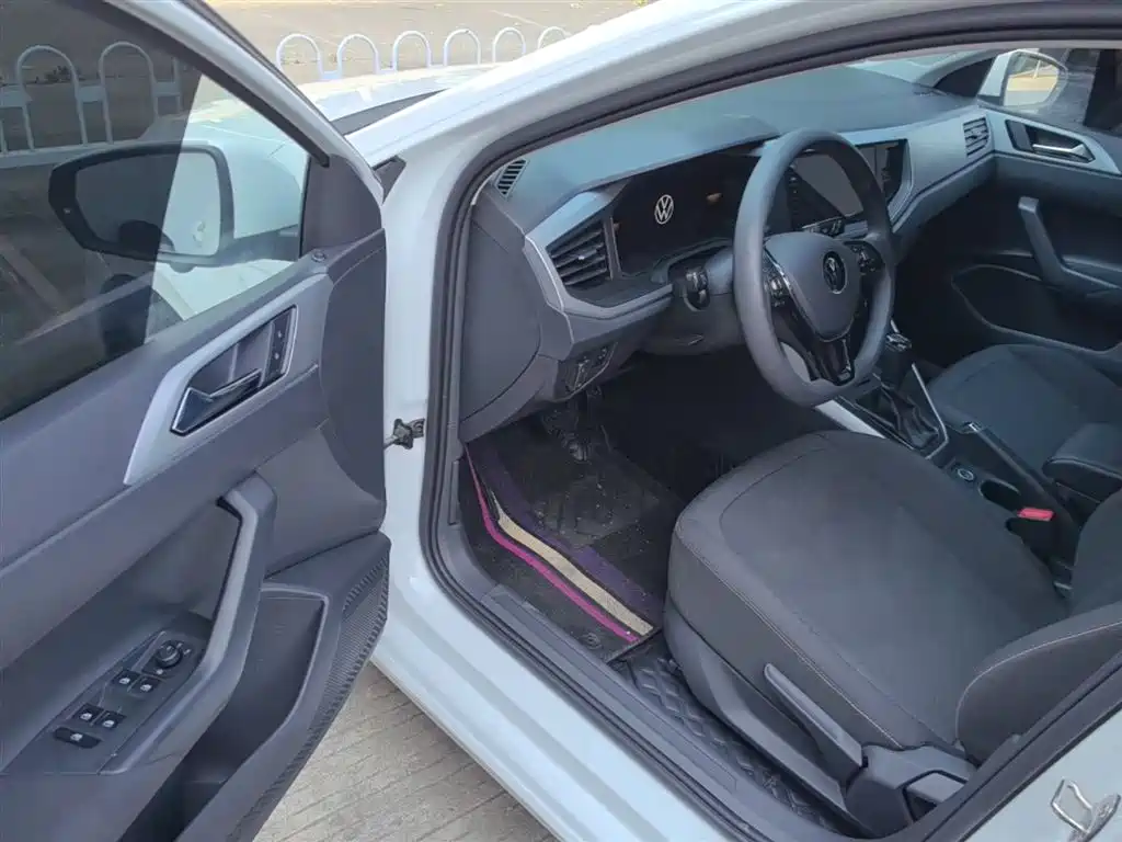 Volkswagen Polo 2023 Facelift Plus 1.5L Auto Joyful Living Edition фото 12