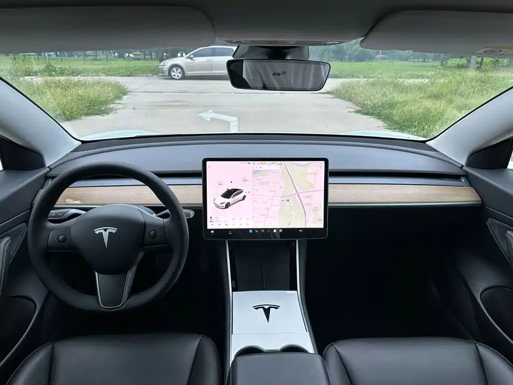 صورة 10 - Tesla Model 3