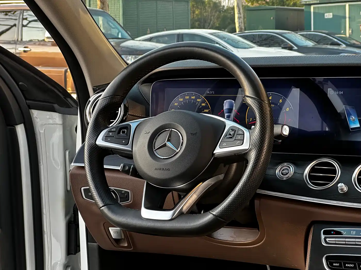 Mercedes-Benz E-Class 2018 E 200 L Sport фото 15