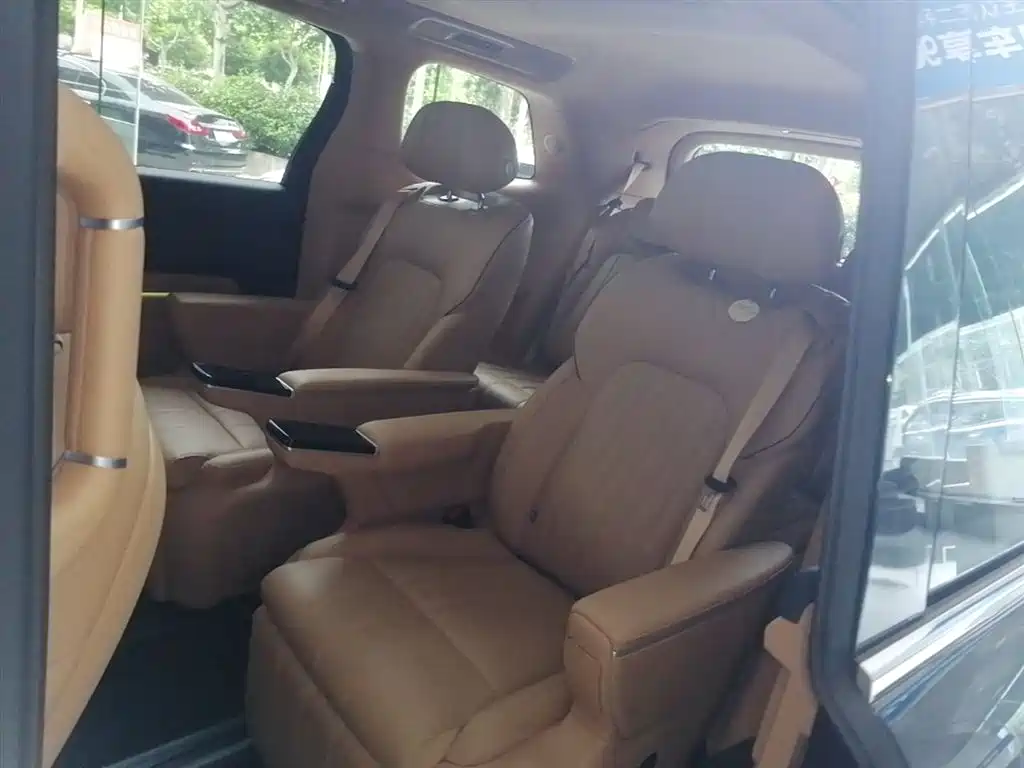 Voyah Auto Voyah Dreamer 2025 PHEV AWD Flagship Kunpeng Edition фото 17