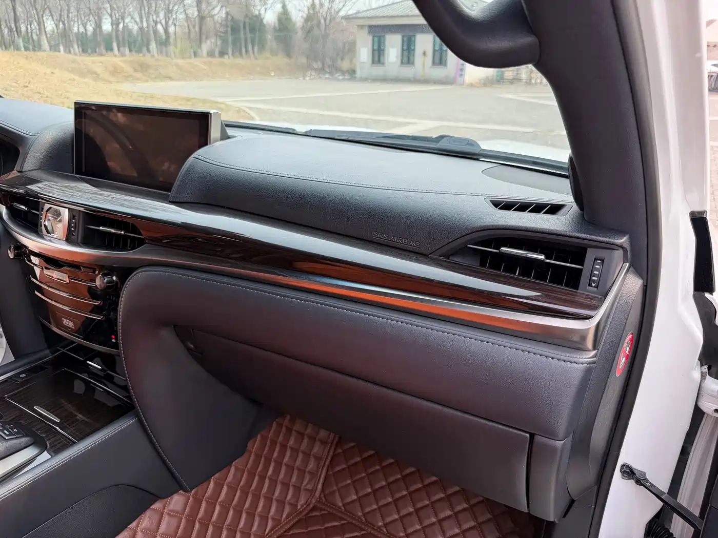 Lexus LX 2016 570 Luxury Premium Edition фото 20