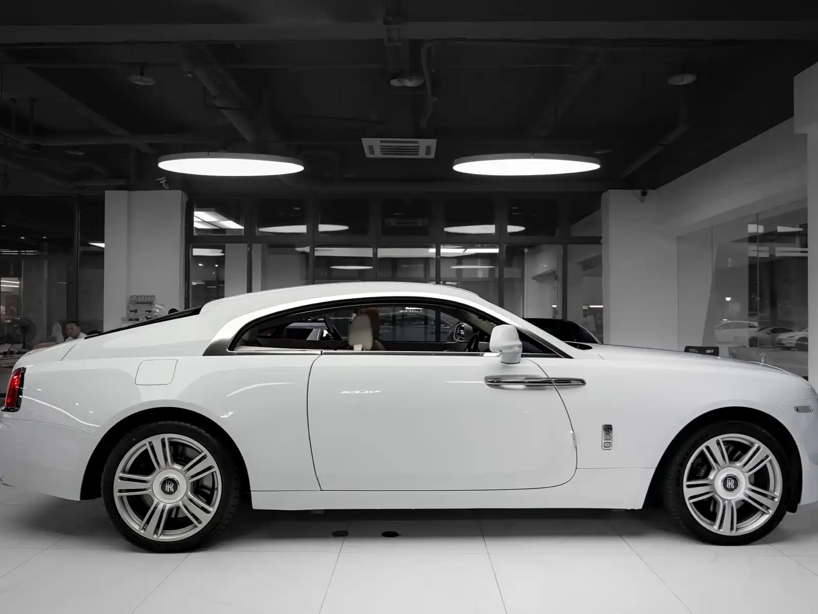 Фото 6 - Rolls-Royce Wraith