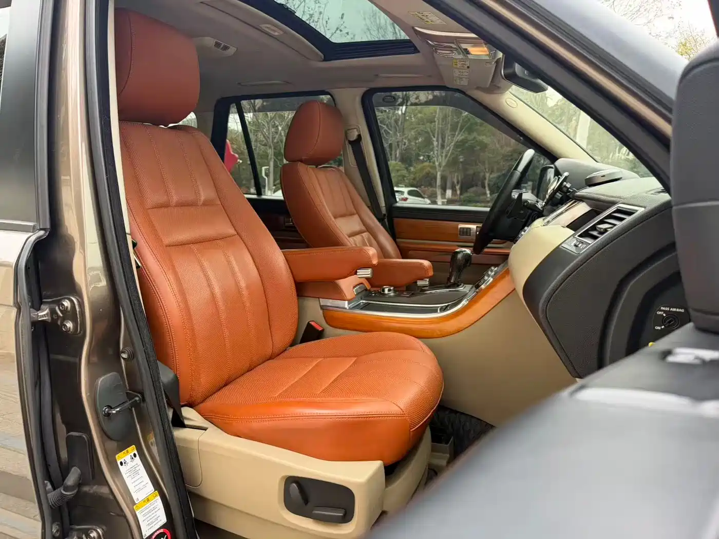 Land Rover Range Rover Sport 2011 3.0 TDV6 Diesel фото 16