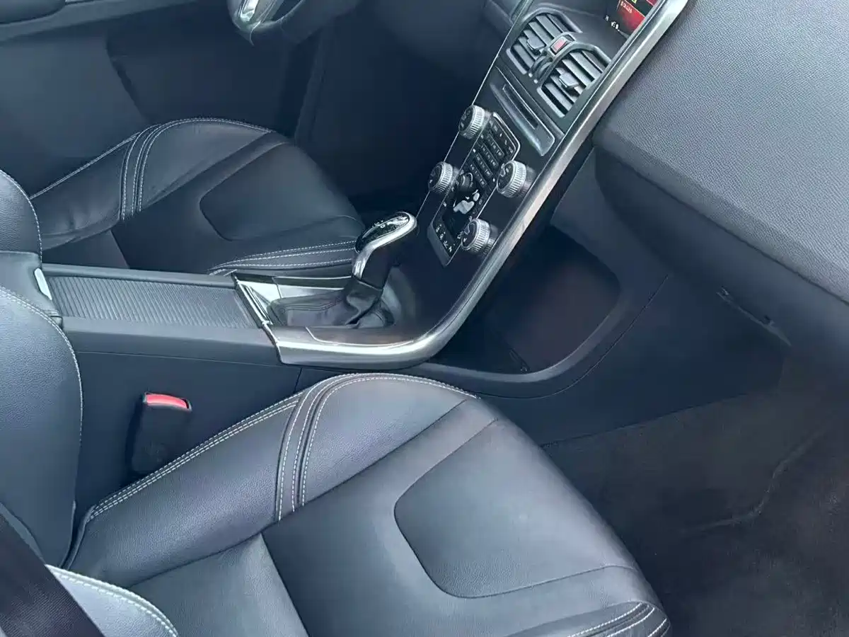 Фото 9 - Volvo XC60