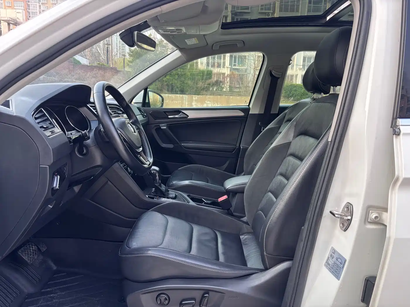 Volkswagen Tiguan L 2018 330TSI Automatic 2WD Luxury Edition фото 12