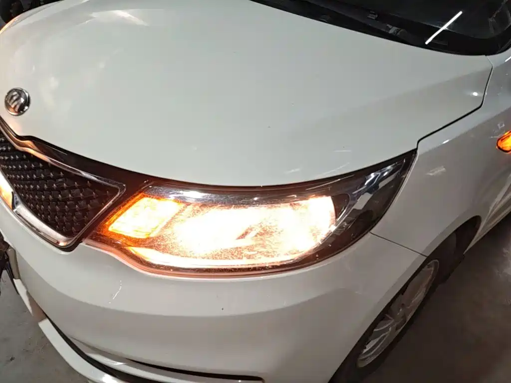 Kia K2 2017 2015 Sedan 1.4L AT GLS