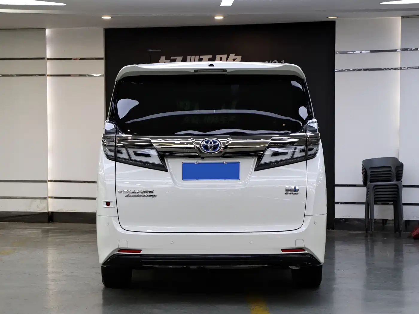 Toyota Vellfire 2019 Hybrid 2.5L HV Premium Edition фото 5