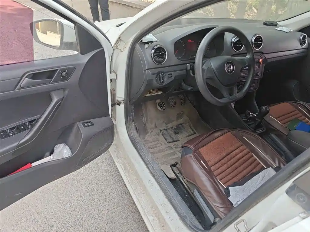 Volkswagen Jetta 2019 Dream Edition 1.4L Manual Fashion фото 14