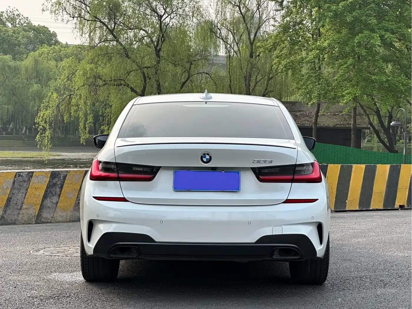 BMW 3 Series 2021 325i M Sport Night Edition фото 23