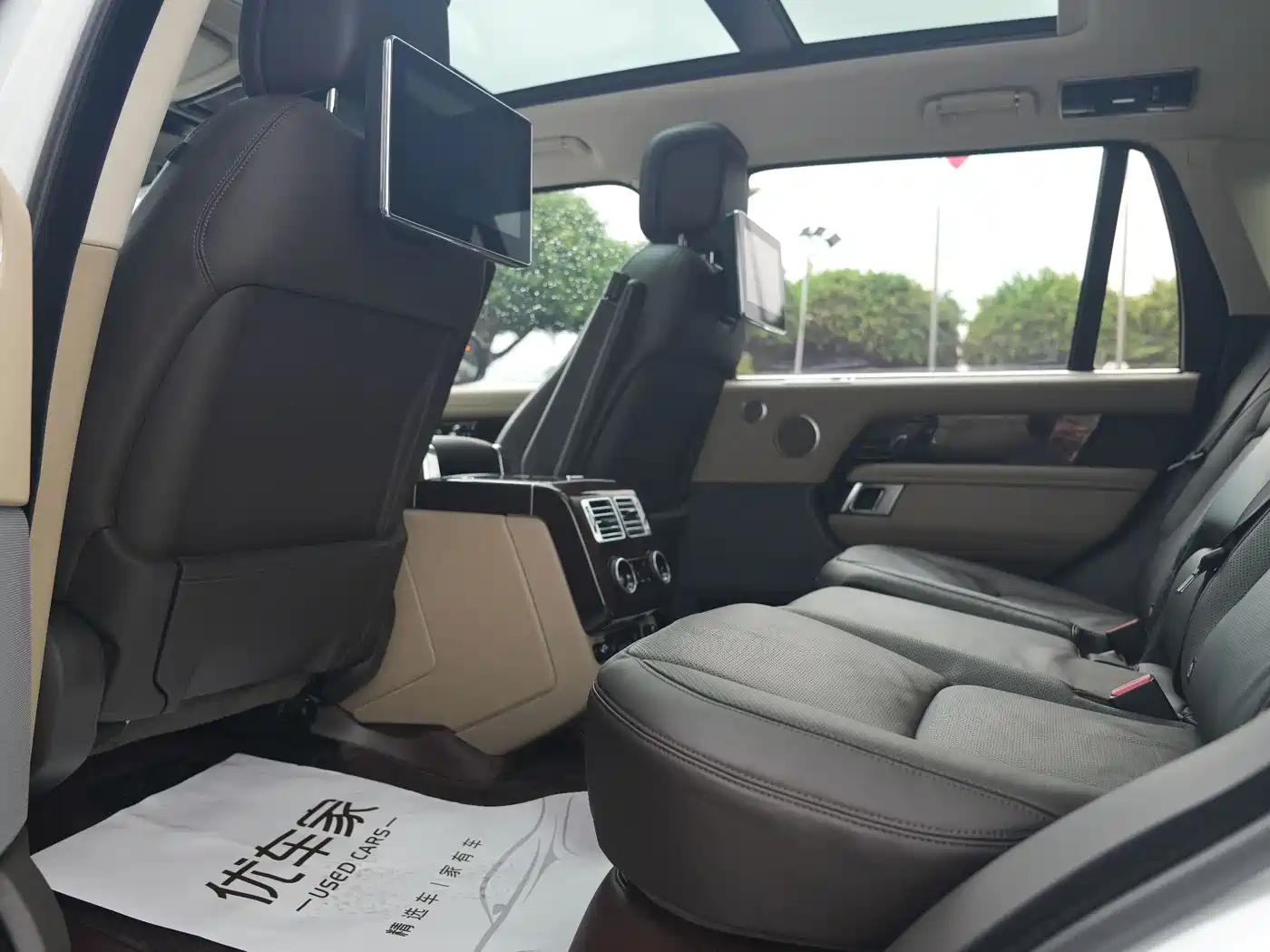Land Rover Range Rover 2022 2021 3.0 L6 Heritage Extended Classic Edition