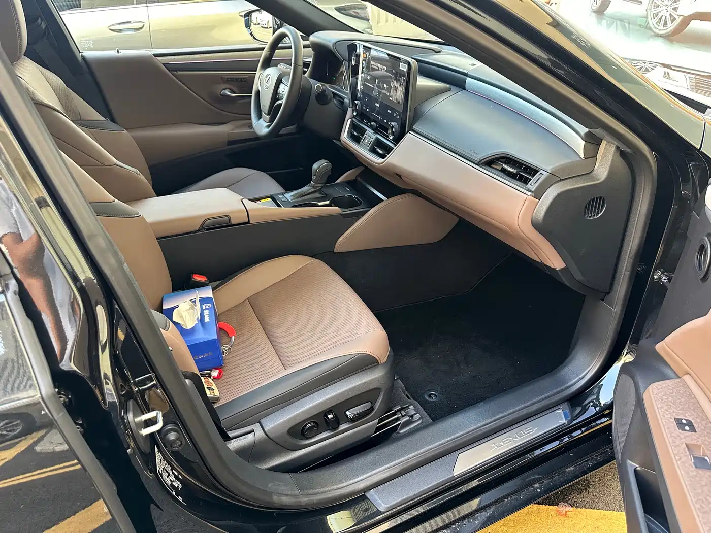Lexus ES 2026 2025 200 Ultimate Edition