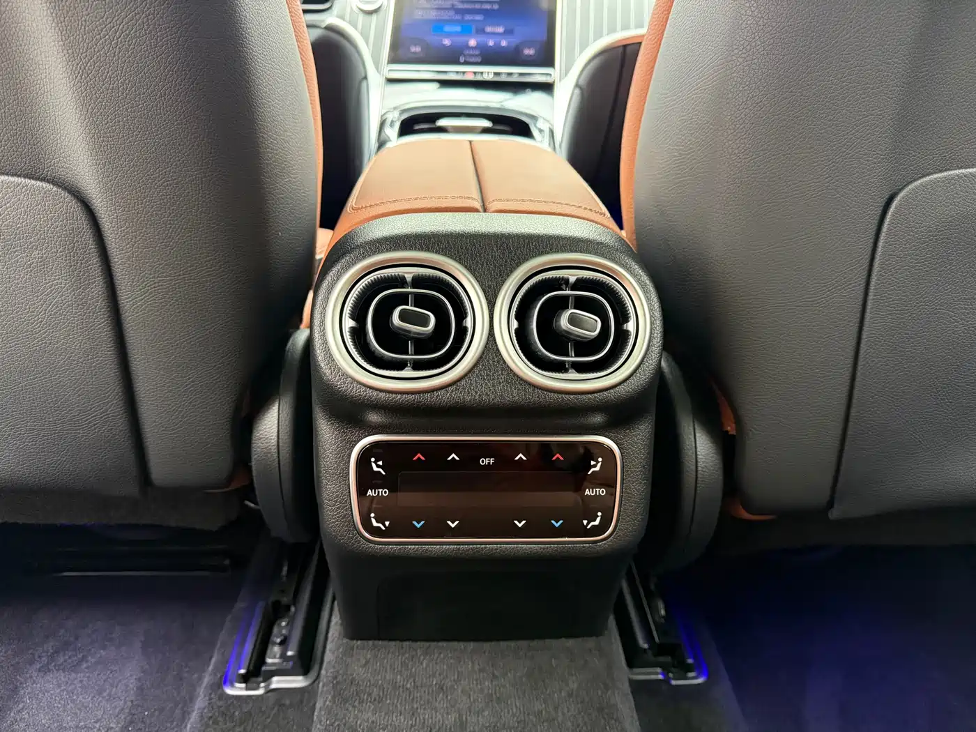 Mercedes-Benz GLC 2024 GLC 300 L 4MATIC Dynamic 5-seater фото 13