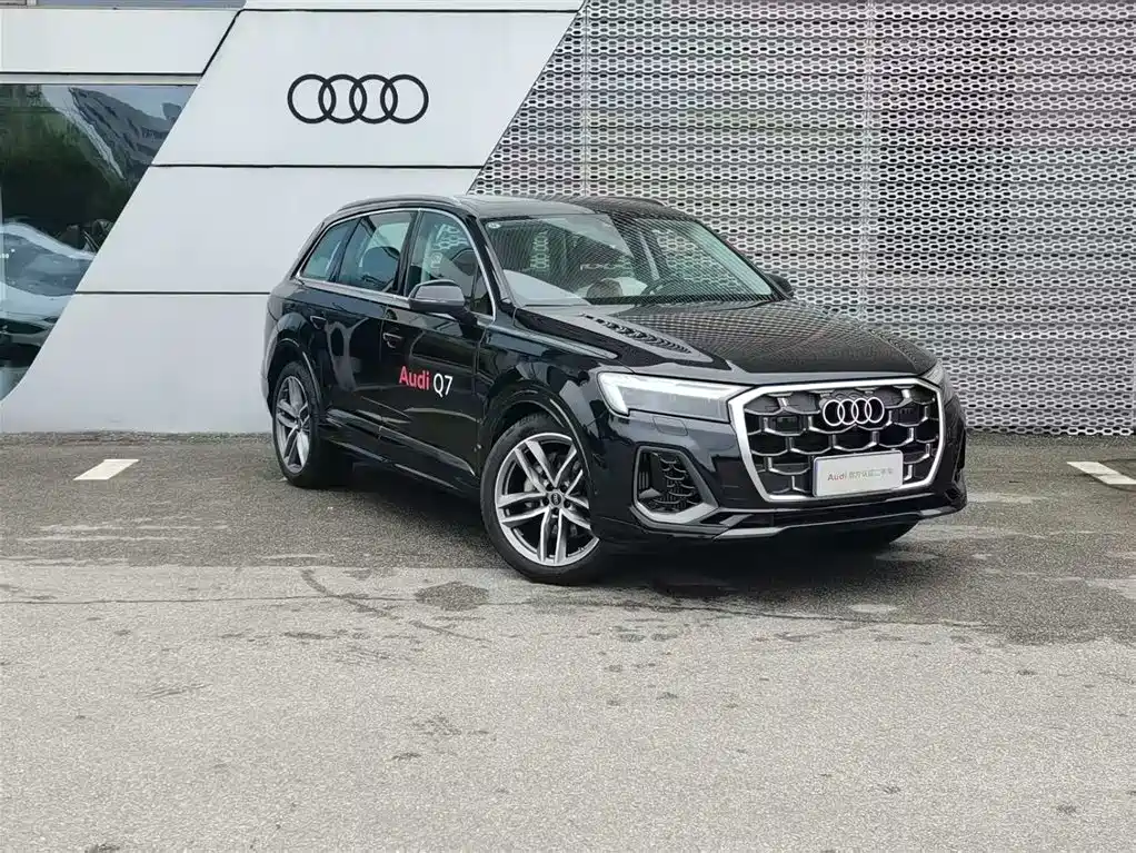 Audi Q7 2025 55 TFSI quattro S line Sport фото 3
