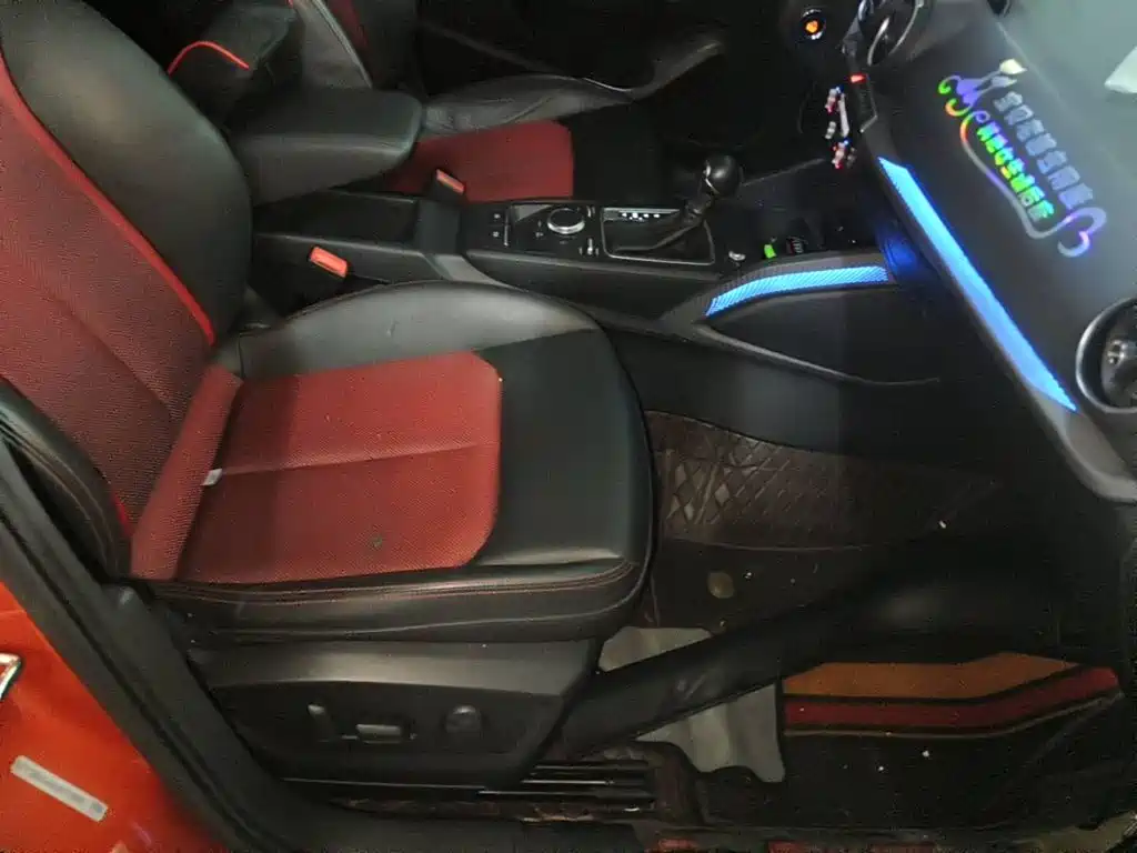 Фото 13 - Audi Q2L