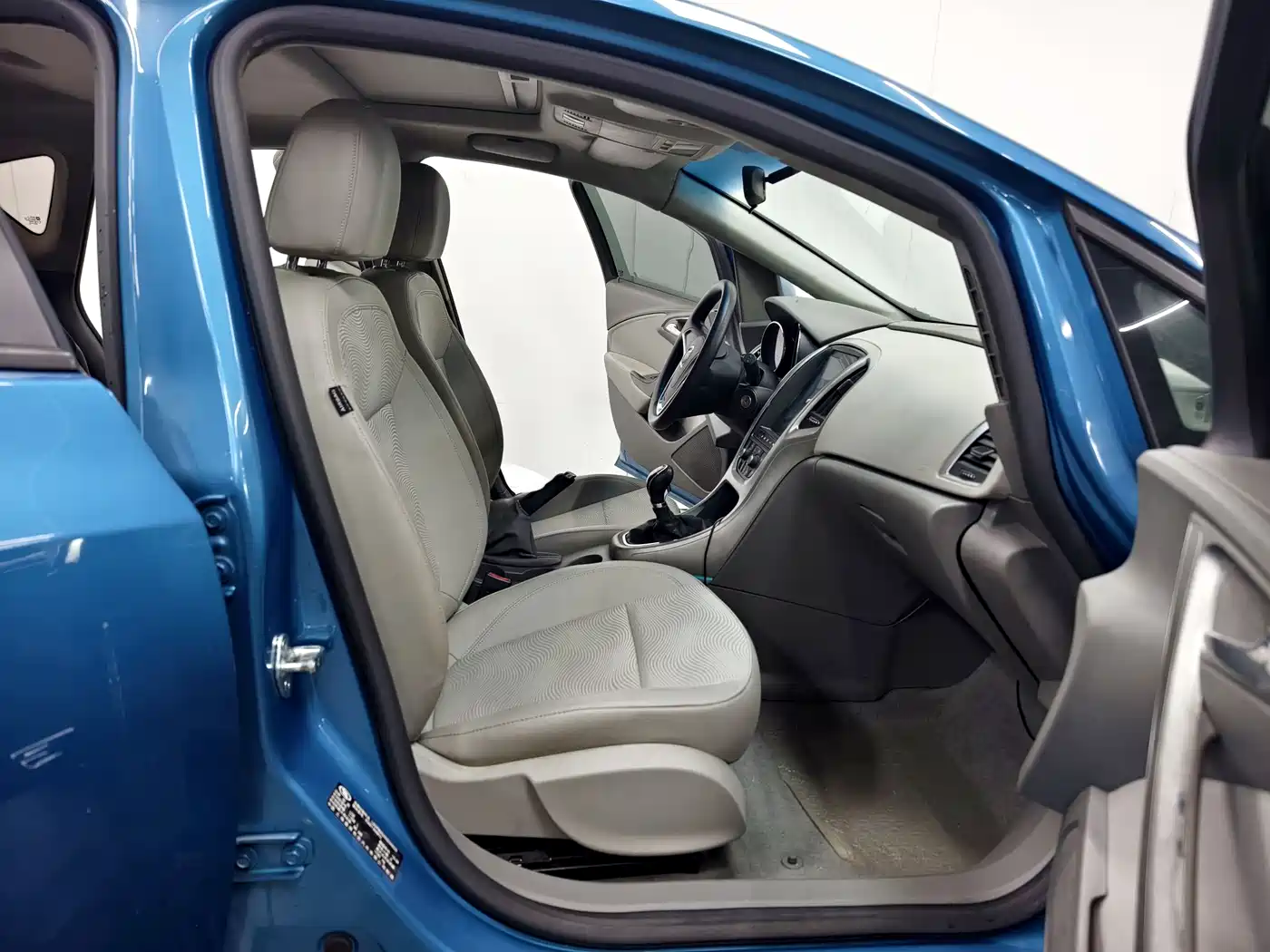 Buick Excelle 2013 Model XT 1.6L Manual Progressive фото 14