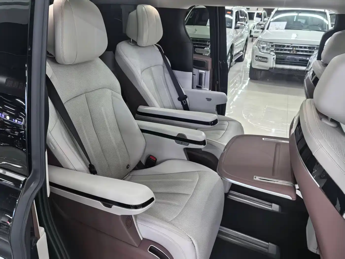BYD Xia 2025 2025 DM-i 1.5T 180km Surpass Edition