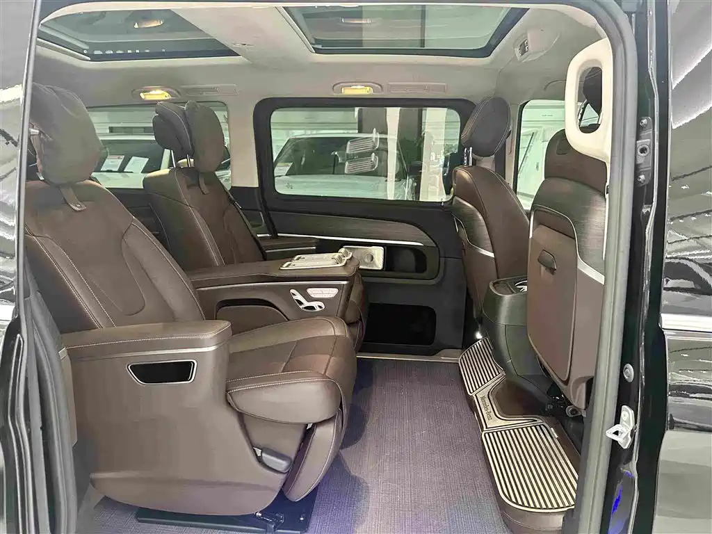 Mercedes-Benz V-Class 2025 2024 V 300 L Long Wheelbase Luxury Edition