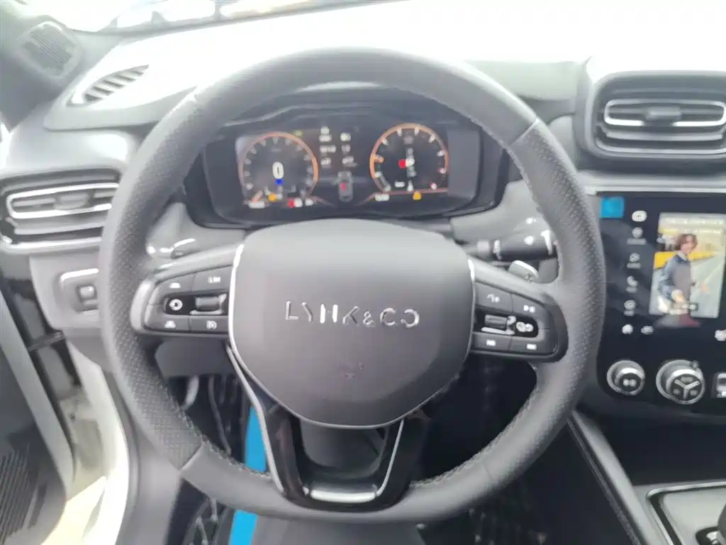 Lynk & Co 03 2021 2.0TD Auto Jin Plus фото 11