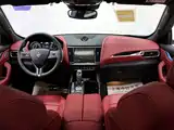 Фото 8 - Maserati Levante