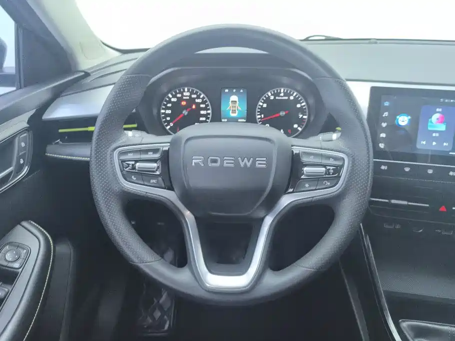 Фото 15 - Roewe i5
