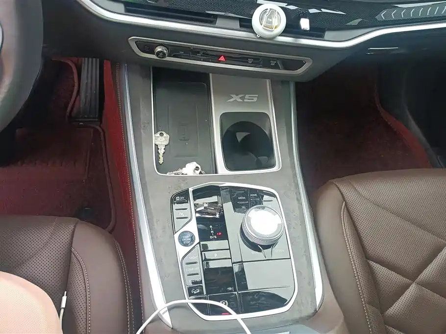 BMW X5 2023 xDrive 30Li Premium M Sport Package фото 16
