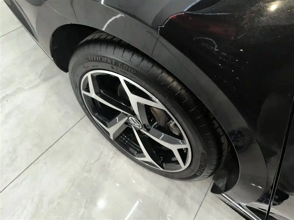 Volkswagen Magotan 2023 Model 2 Million Commemorative Edition 330TSI DSG Luxury фото 26