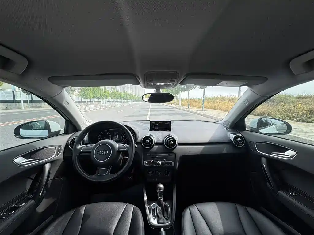 Audi A1 2016 30 TFSI Sportback Design Style Edition фото 14