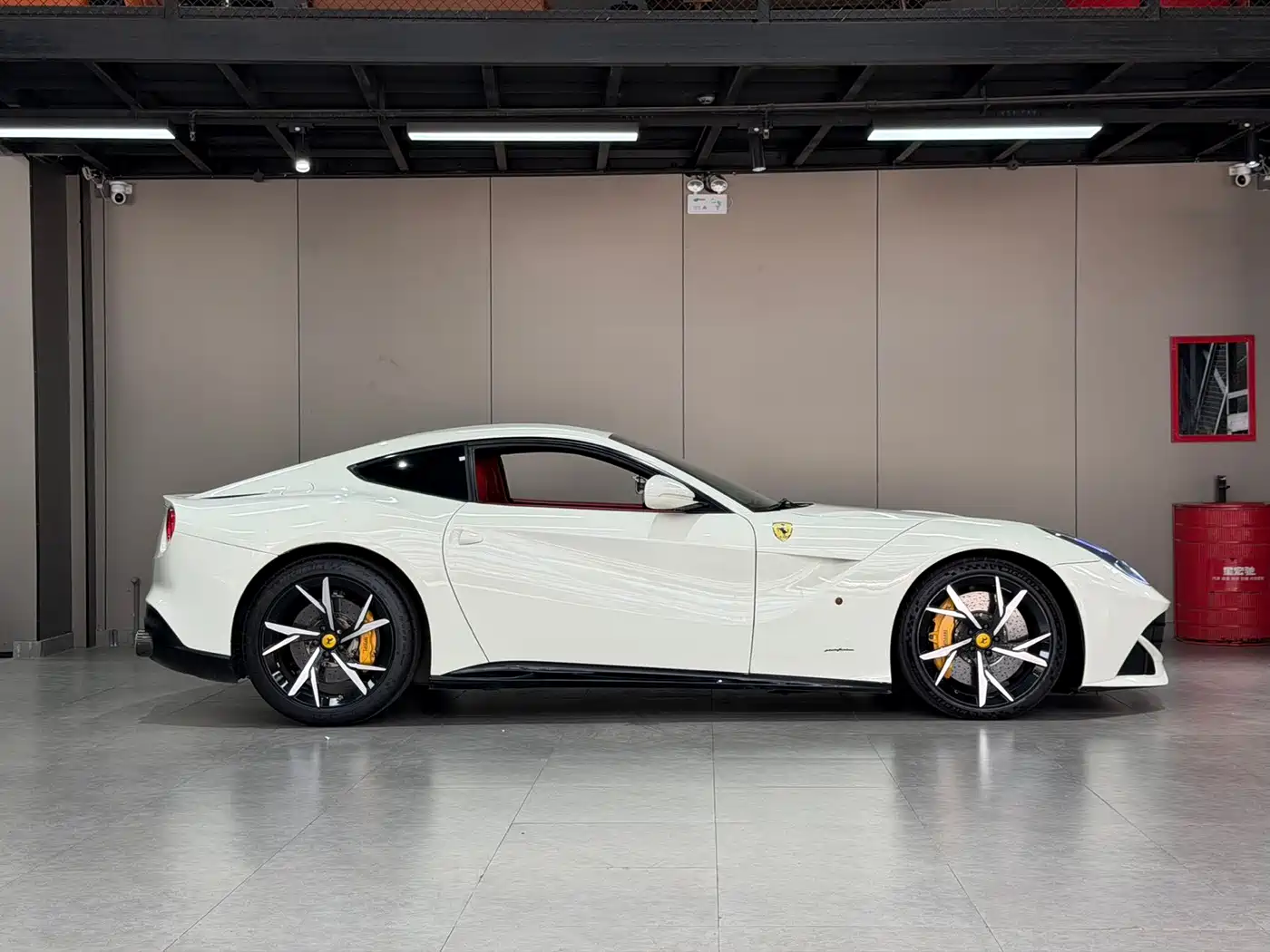 Ferrari F12berlinetta 2013 2013 6.3L Standard