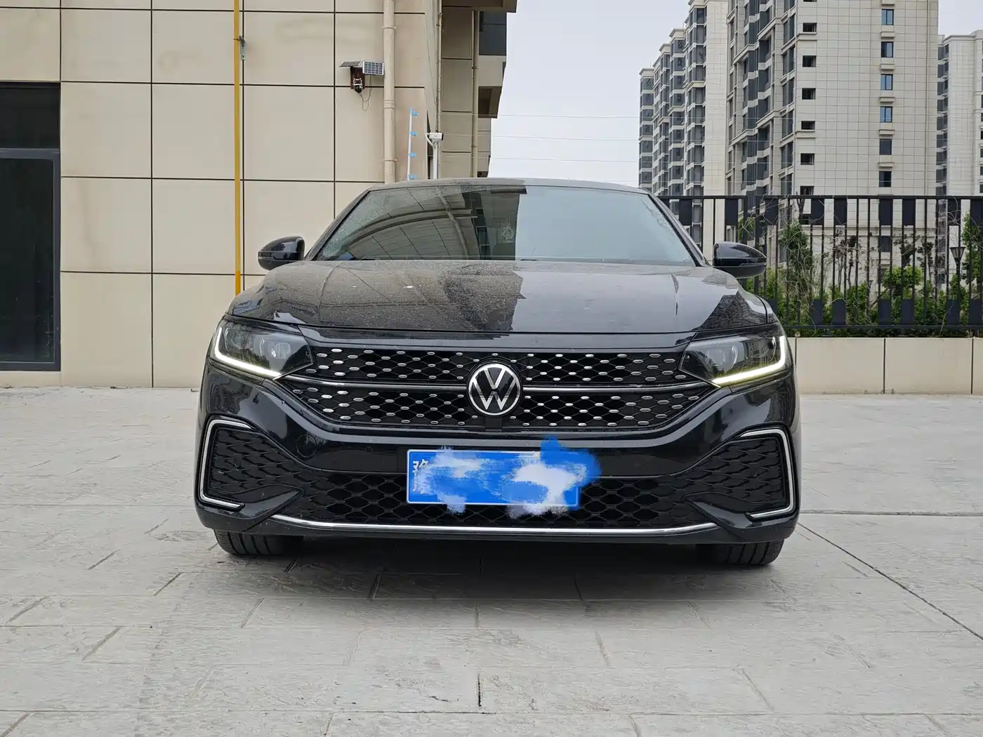 Volkswagen Passat 2022 330TSI Starlight Elite Edition фото 2