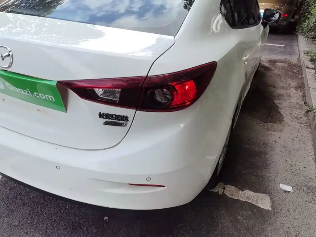 Mazda Mazda 3 2014 2014 Sedan 1.5L Automatic Luxury