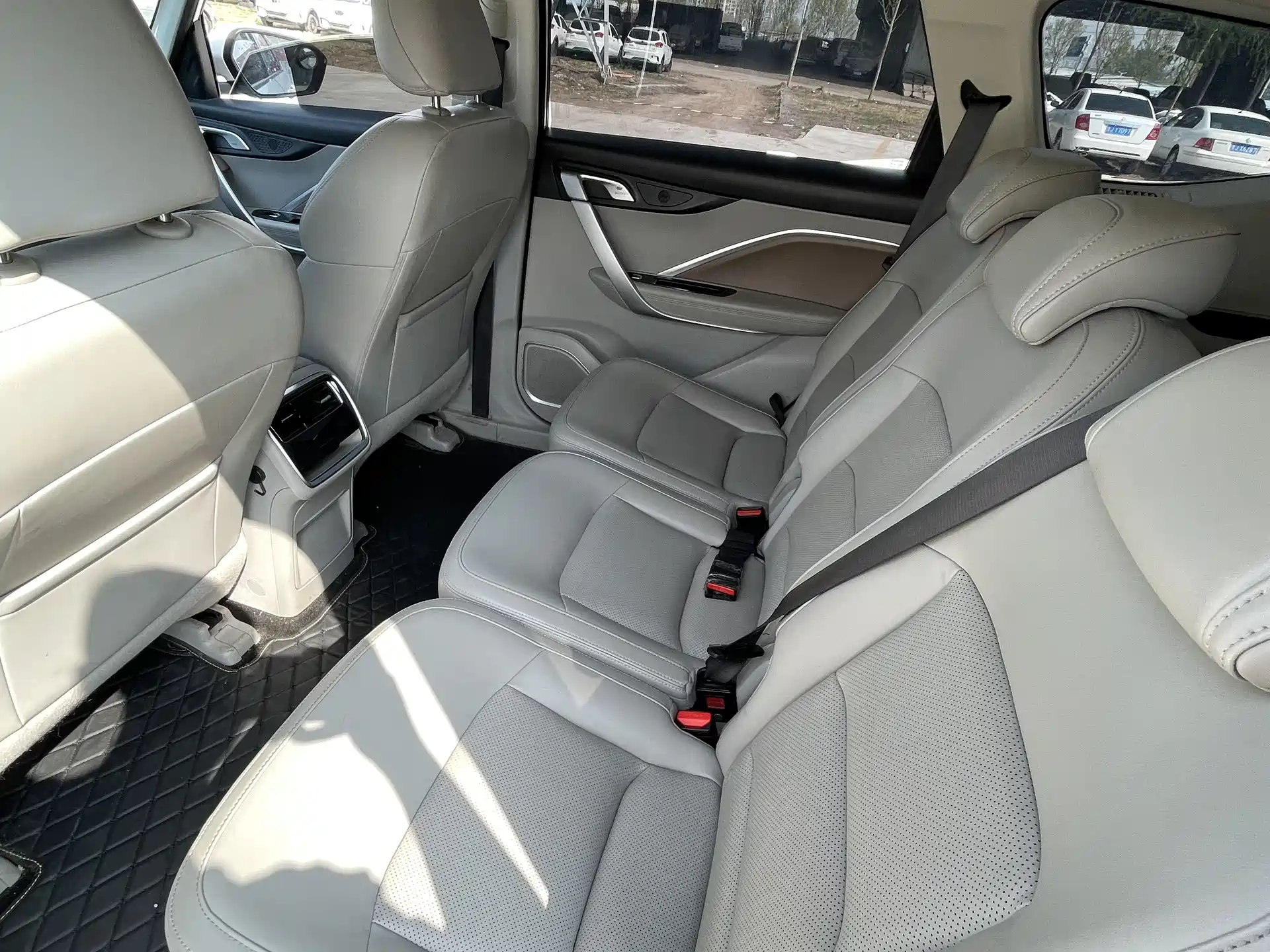 Photo 7 - Geely Jiaji