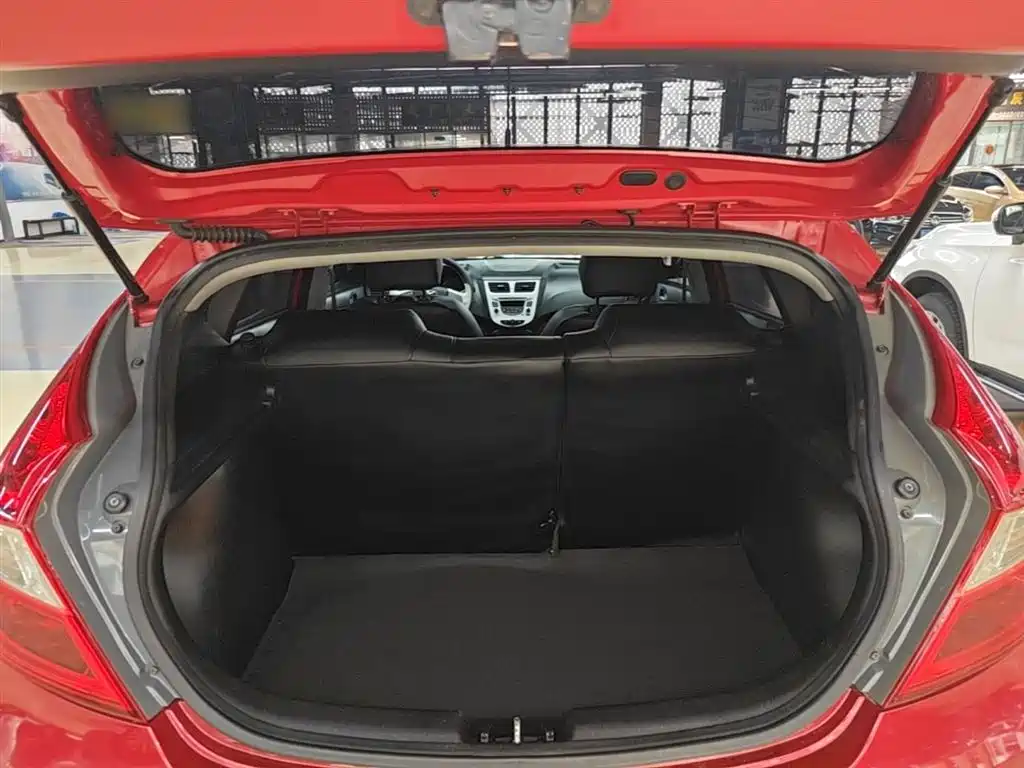 Hyundai Reina 2014 Model 1.4L Automatic GLX фото 19